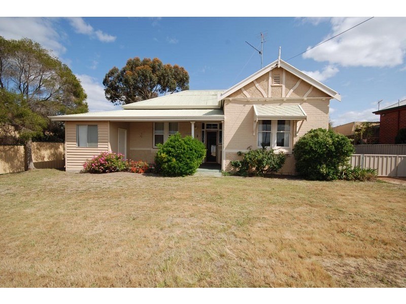 27 Clayton Road, Narrogin WA 6312