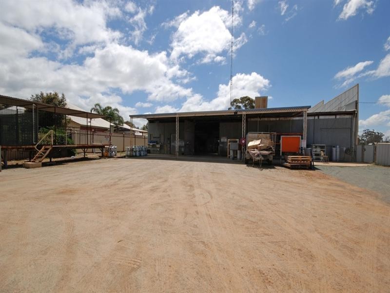 24-26 Fairway Street, Narrogin WA 6312