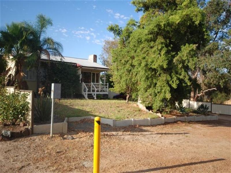 16 Andrews Street, Narrogin WA 6312