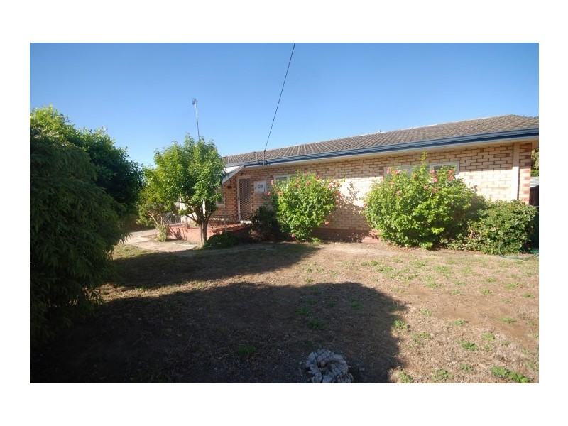 109 Narrakine Road, Narrogin WA 6312