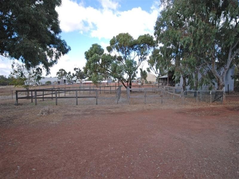 200 Earl Street, Hillside WA 6312