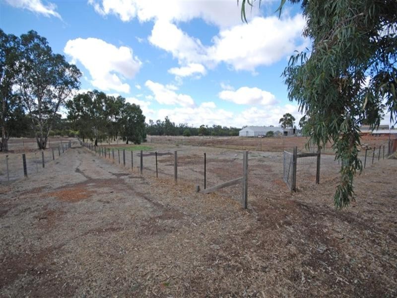 200 Earl Street, Hillside WA 6312