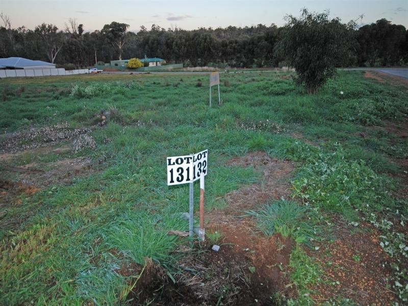 12 Humes Way, Wandering WA 6308