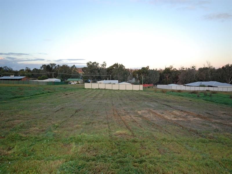 12 Humes Way, Wandering WA 6308