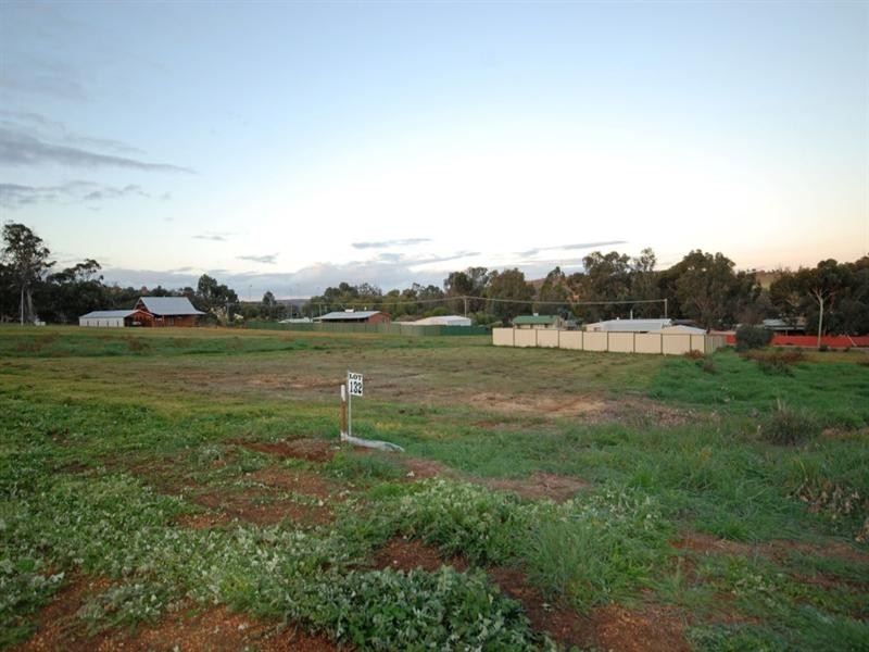 12 Humes Way, Wandering WA 6308