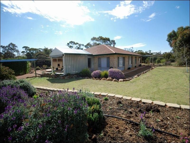 42 Corrie Street, Cuballing WA 6311