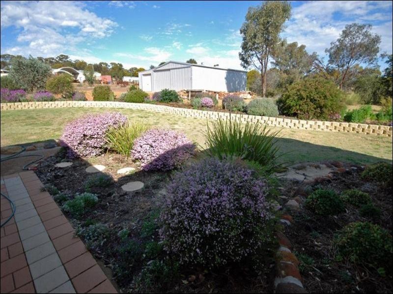 42 Corrie Street, Cuballing WA 6311
