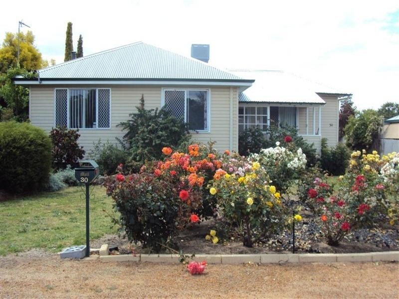 30 Felspar Street, Narrogin WA 6312