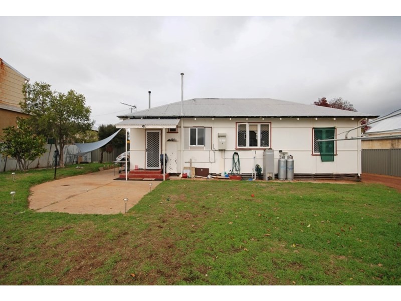 33 Grant Street, Narrogin WA 6312