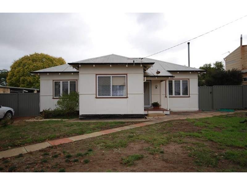 33 Grant Street, Narrogin WA 6312