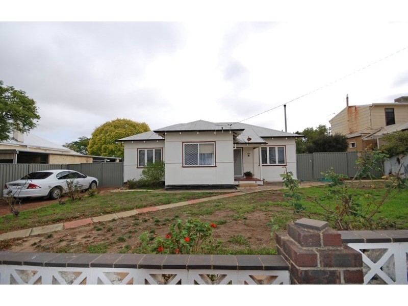 33 Grant Street, Narrogin WA 6312