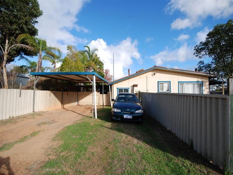 21 Gray Street, Narrogin WA 6312