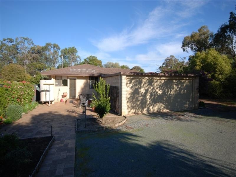 18 and 20 Lewis Street, Narrogin WA 6312