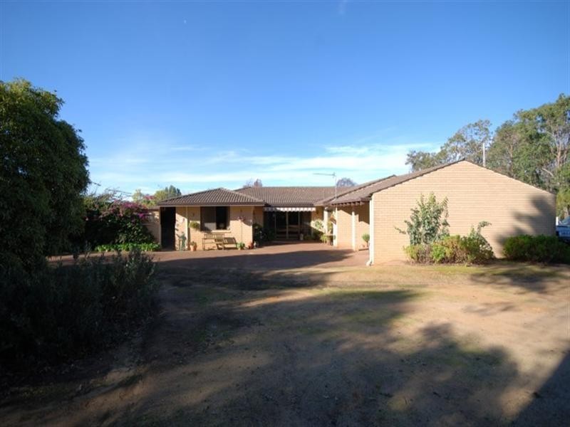 18 and 20 Lewis Street, Narrogin WA 6312