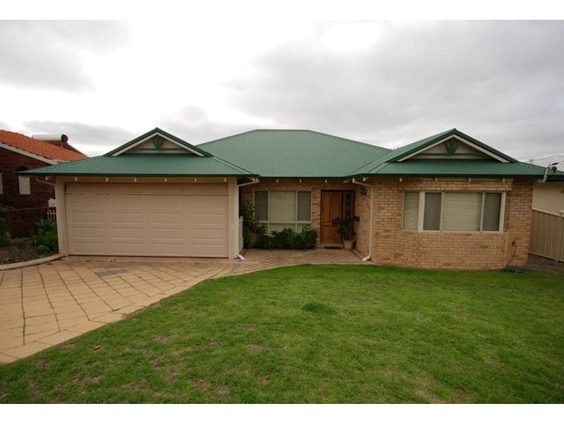 14 Hough Street, Narrogin WA 6312