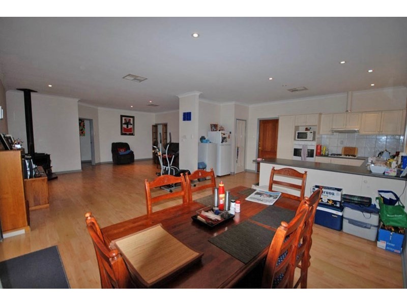 14 Hough Street, Narrogin WA 6312