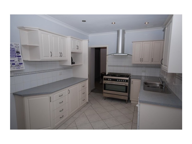 7 Sydney Hall Way, Narrogin WA 6312