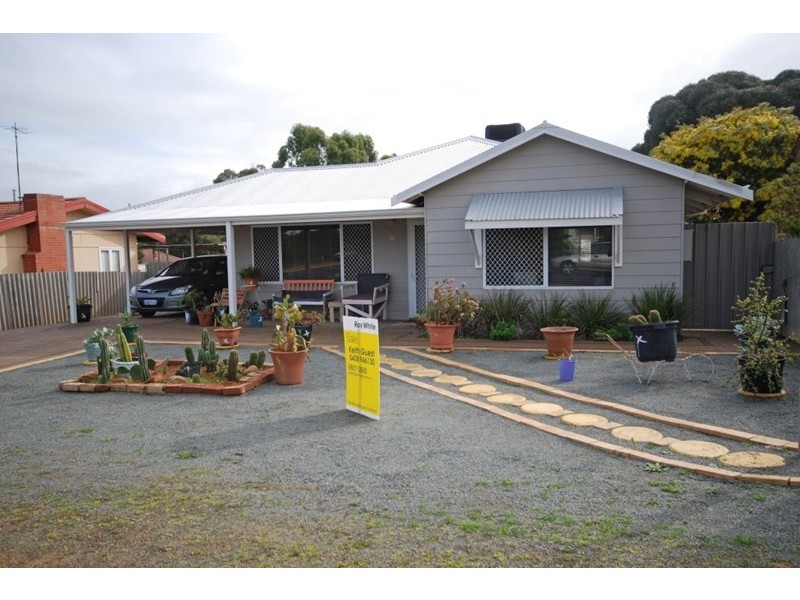 69 Fox Street, Narrogin WA 6312