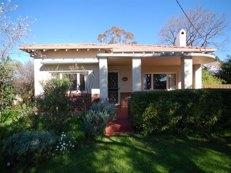 21 Williams Road, Narrogin WA 6312