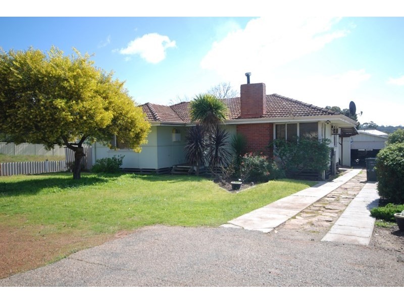 4 Andrews Street, Narrogin WA 6312