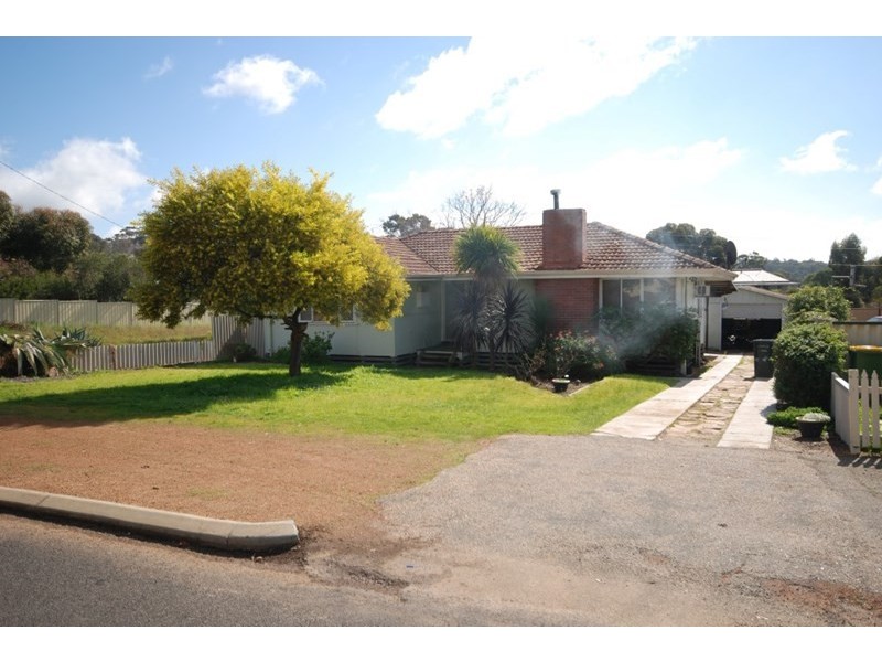 4 Andrews Street, Narrogin WA 6312