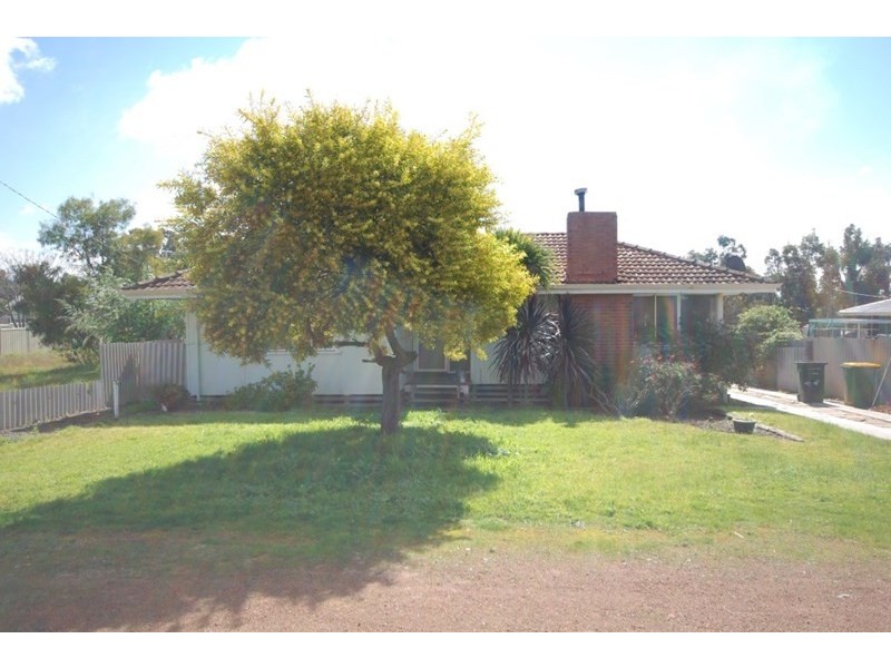 4 Andrews Street, Narrogin WA 6312