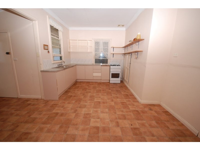 8 Hillman Street, Narrogin WA 6312