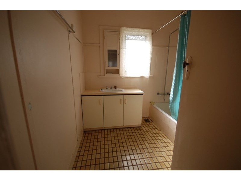 8 Hillman Street, Narrogin WA 6312