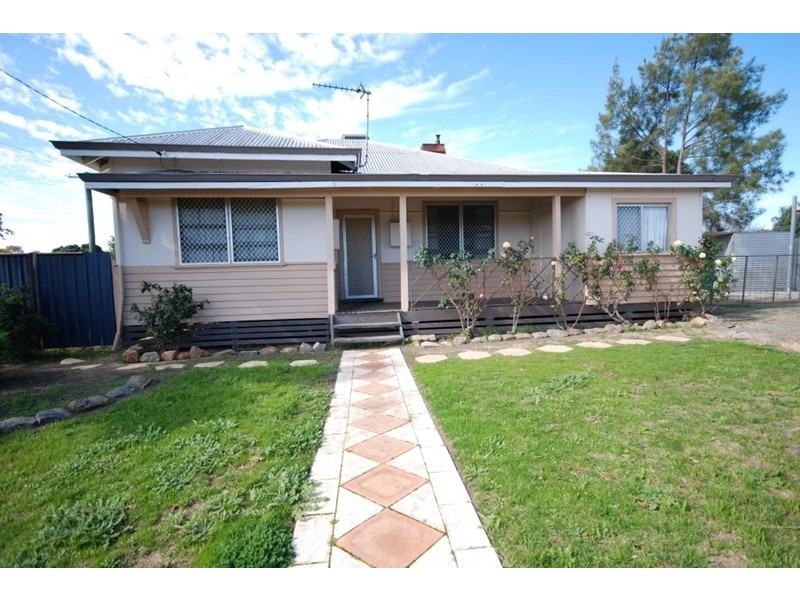 8 Hillman Street, Narrogin WA 6312