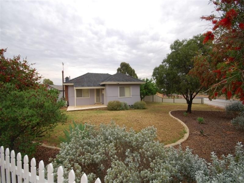 89 Fox Street, Narrogin WA 6312