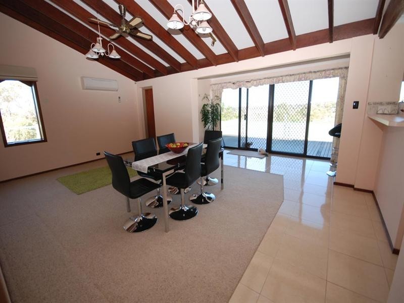 15 Narrakine Road, Narrogin WA 6312