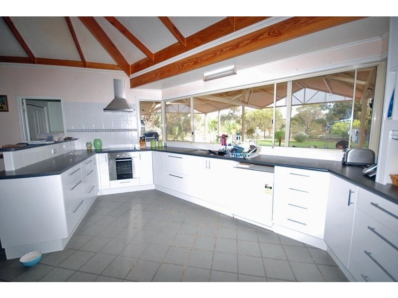 2 Cuballing Street, Cuballing WA 6311