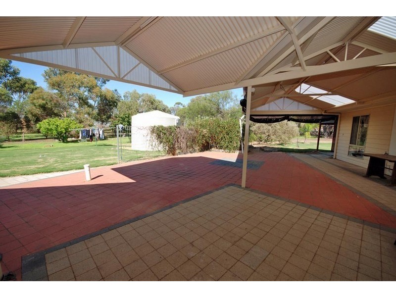 2 Cuballing Street, Cuballing WA 6311