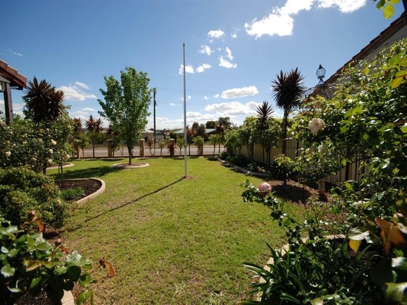 5 Burns Street, Narrogin WA 6312