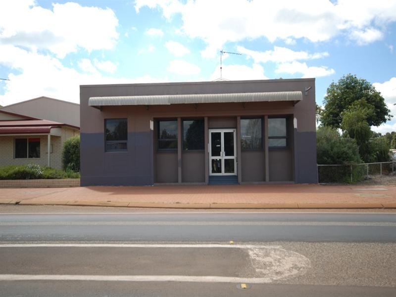 34 Albany Highway, Williams WA 6391