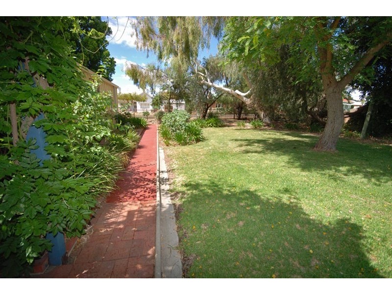 56 Ensign Street, Narrogin WA 6312