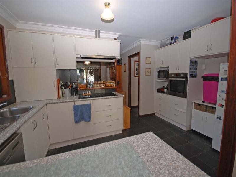 9 Narrakine Road, Narrogin WA 6312