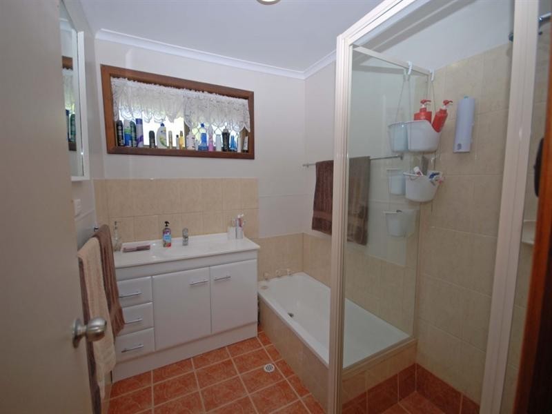 9 Narrakine Road, Narrogin WA 6312