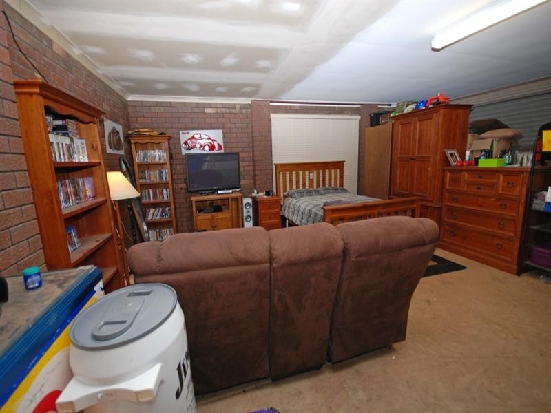 9 Narrakine Road, Narrogin WA 6312