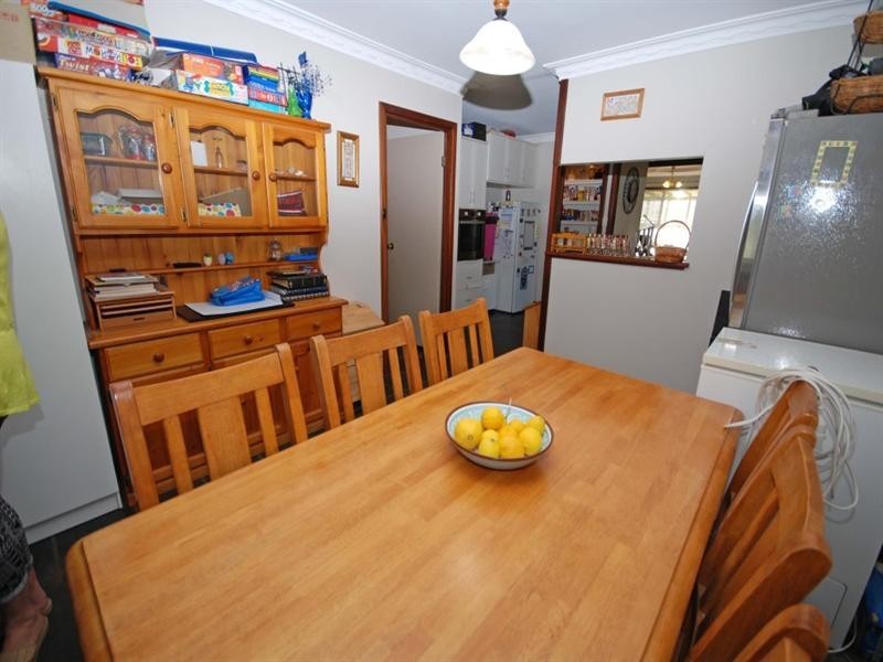 9 Narrakine Road, Narrogin WA 6312