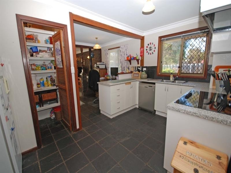 9 Narrakine Road, Narrogin WA 6312