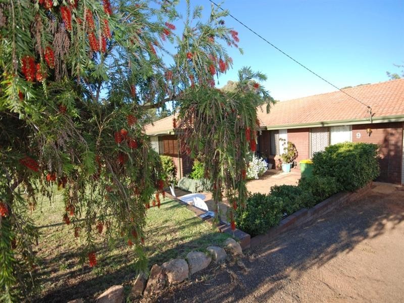 9 Narrakine Road, Narrogin WA 6312