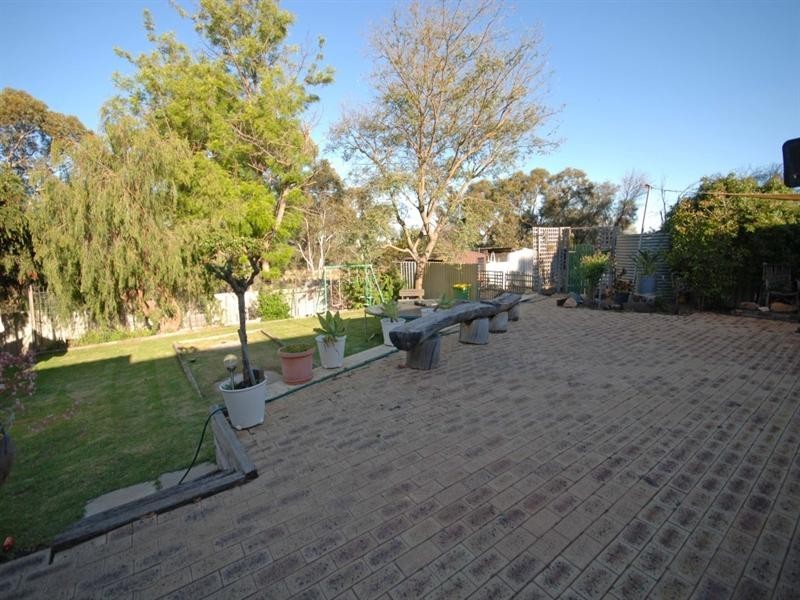 9 Narrakine Road, Narrogin WA 6312