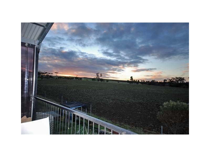 2 Beeston Street, Cuballing WA 6311