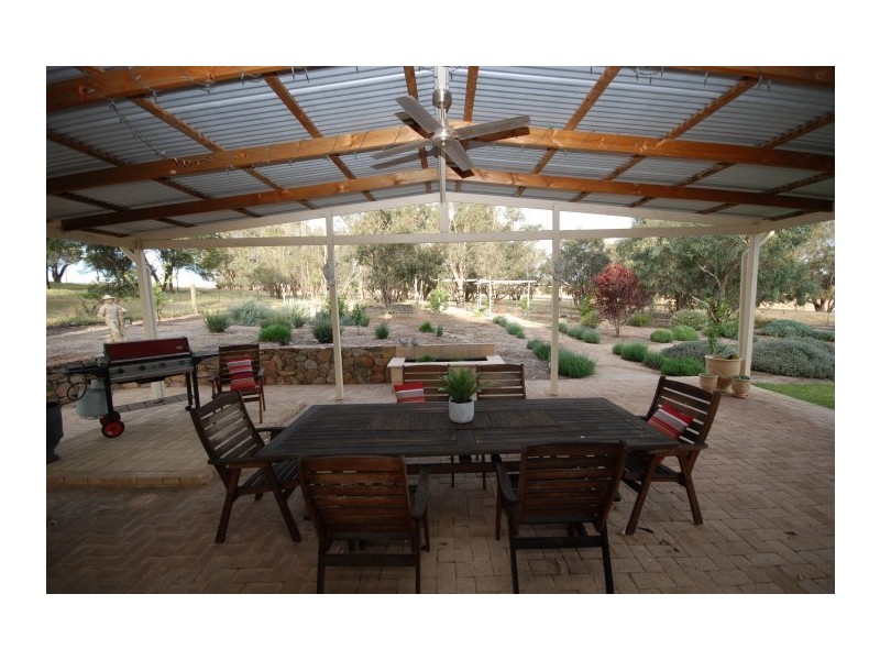 69 Browns Road, Narrogin WA 6312