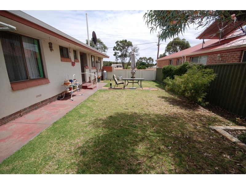 1/111 Clayton Road, Narrogin WA 6312