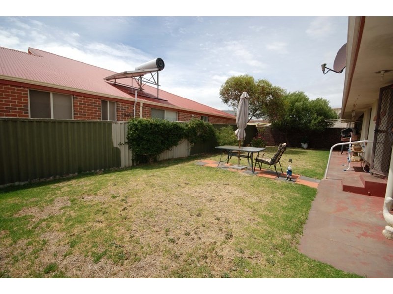 1/111 Clayton Road, Narrogin WA 6312
