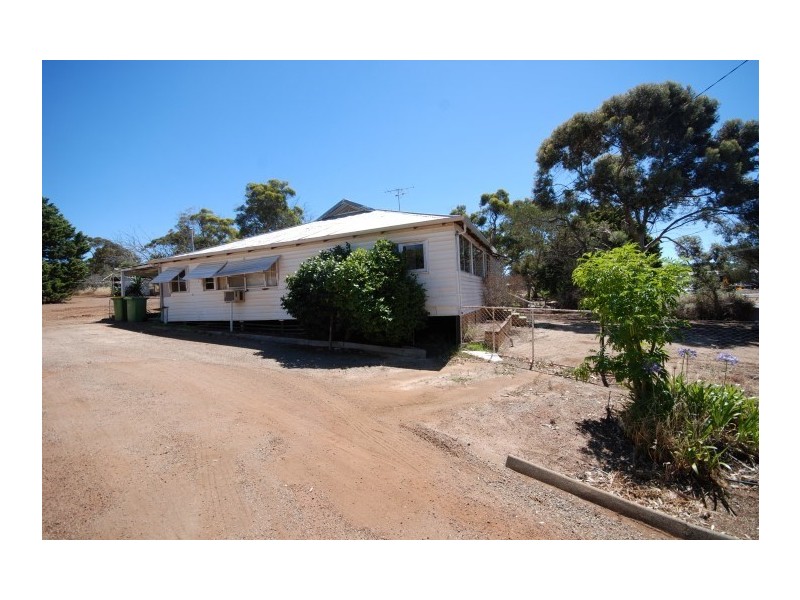 17 Felspar Street, Narrogin WA 6312