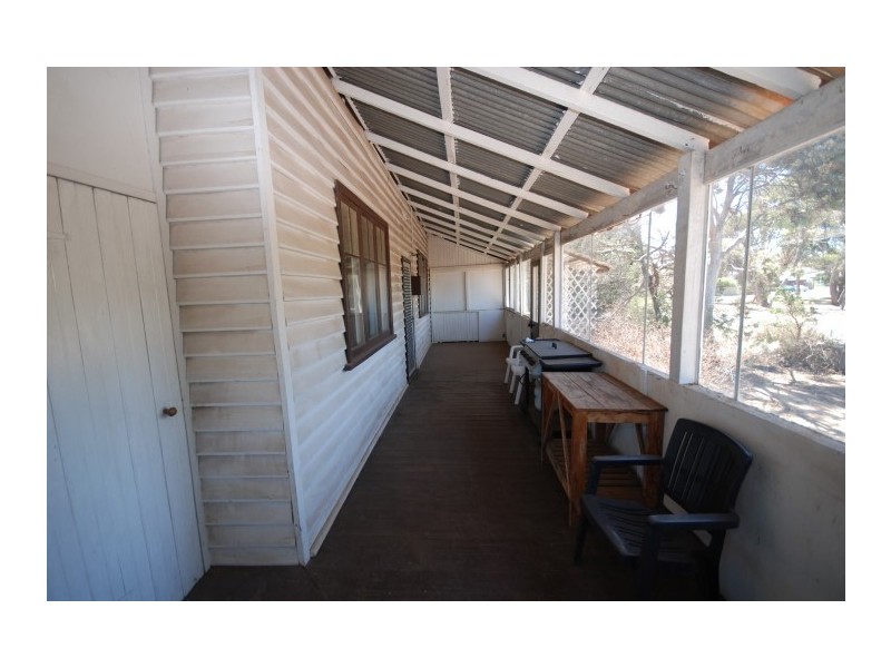 17 Felspar Street, Narrogin WA 6312