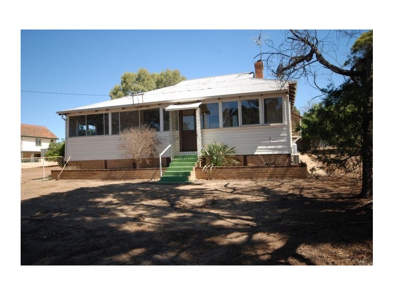 17 Felspar Street, Narrogin WA 6312